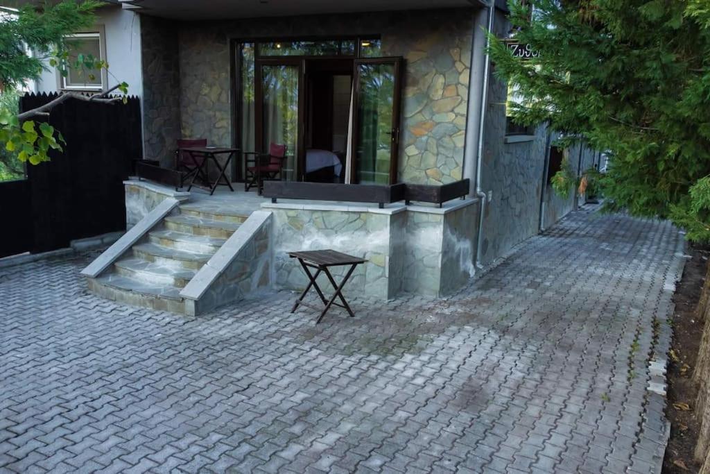 Ferienwohnung Under The Rocks Kalambaka Exterior foto